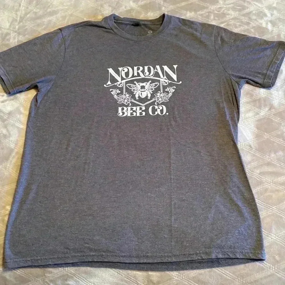 District Short Sleeve Gray Graphic T-Shirt  Norman Bee Co.  Unisex Size Large.